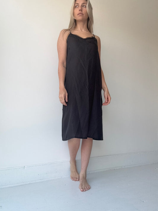 PRELOVED short black slip