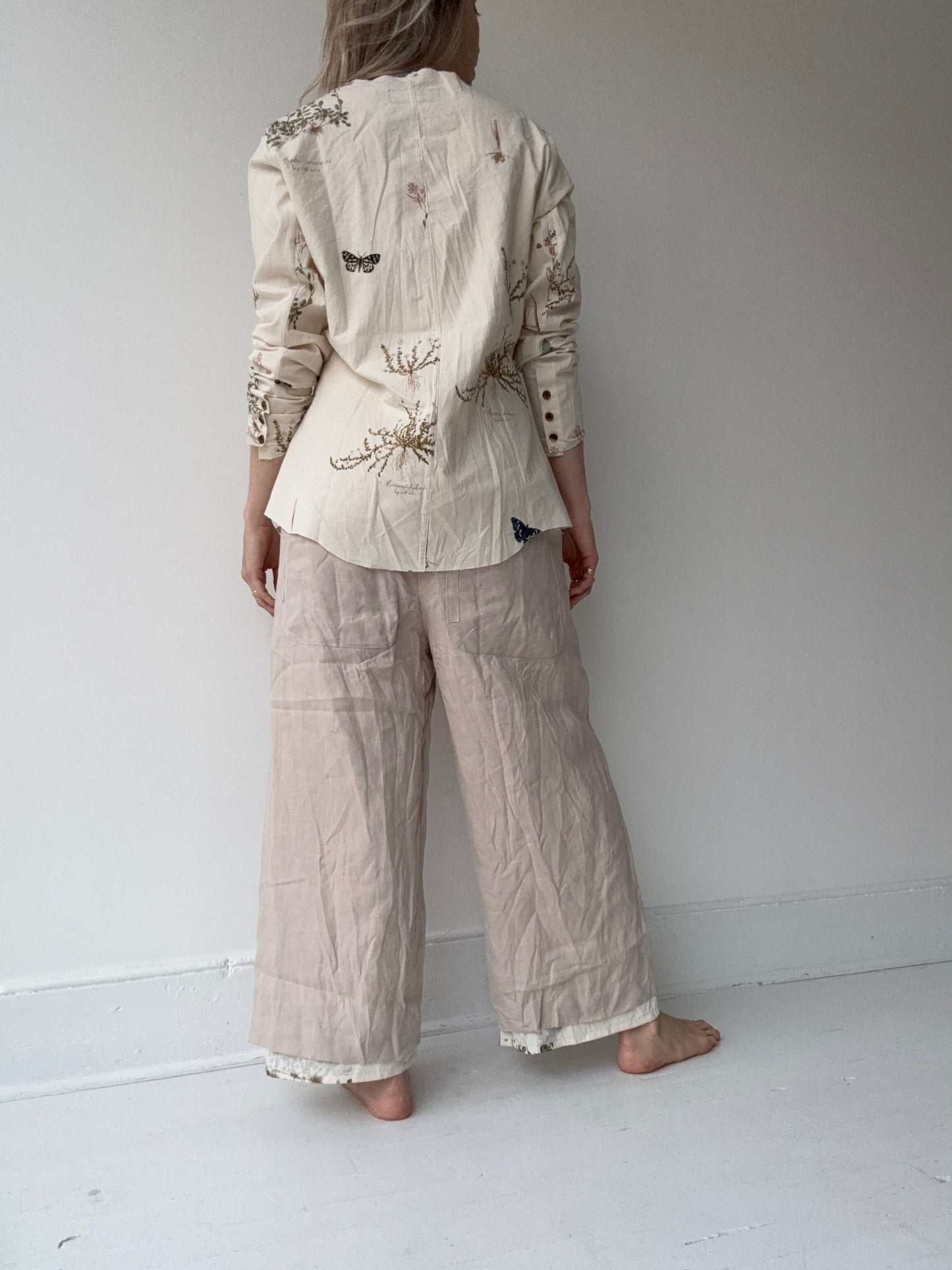 aleksandr manamïs collarless shirt