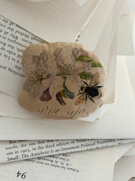 aleksandr manamïs 3D brooch