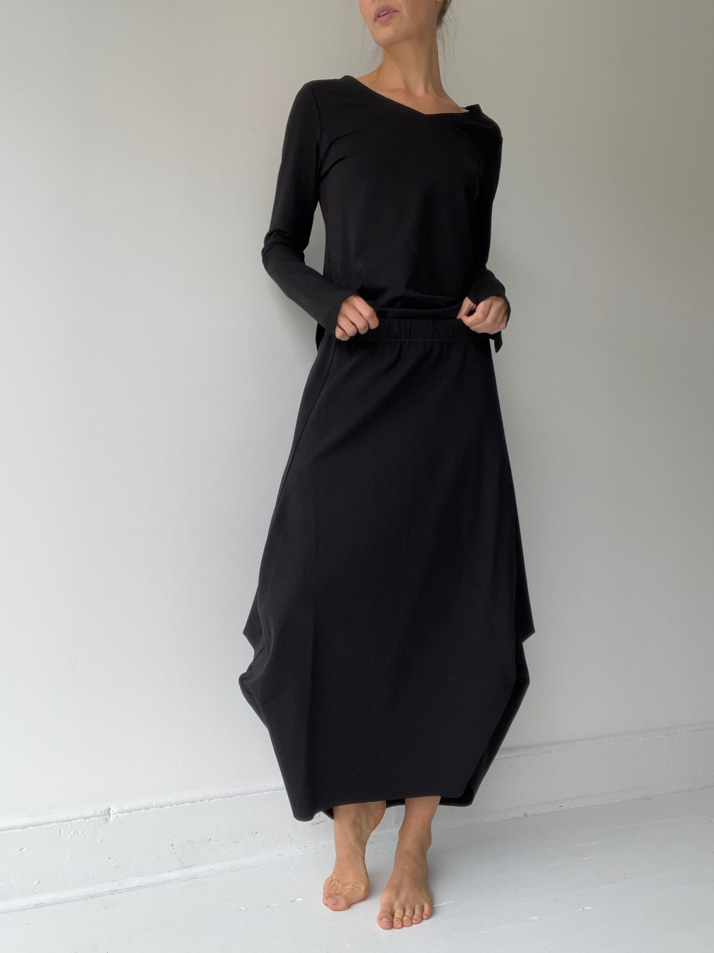 a pal offner balloon skirt with 65% viscose/30% nylon/5% elastane