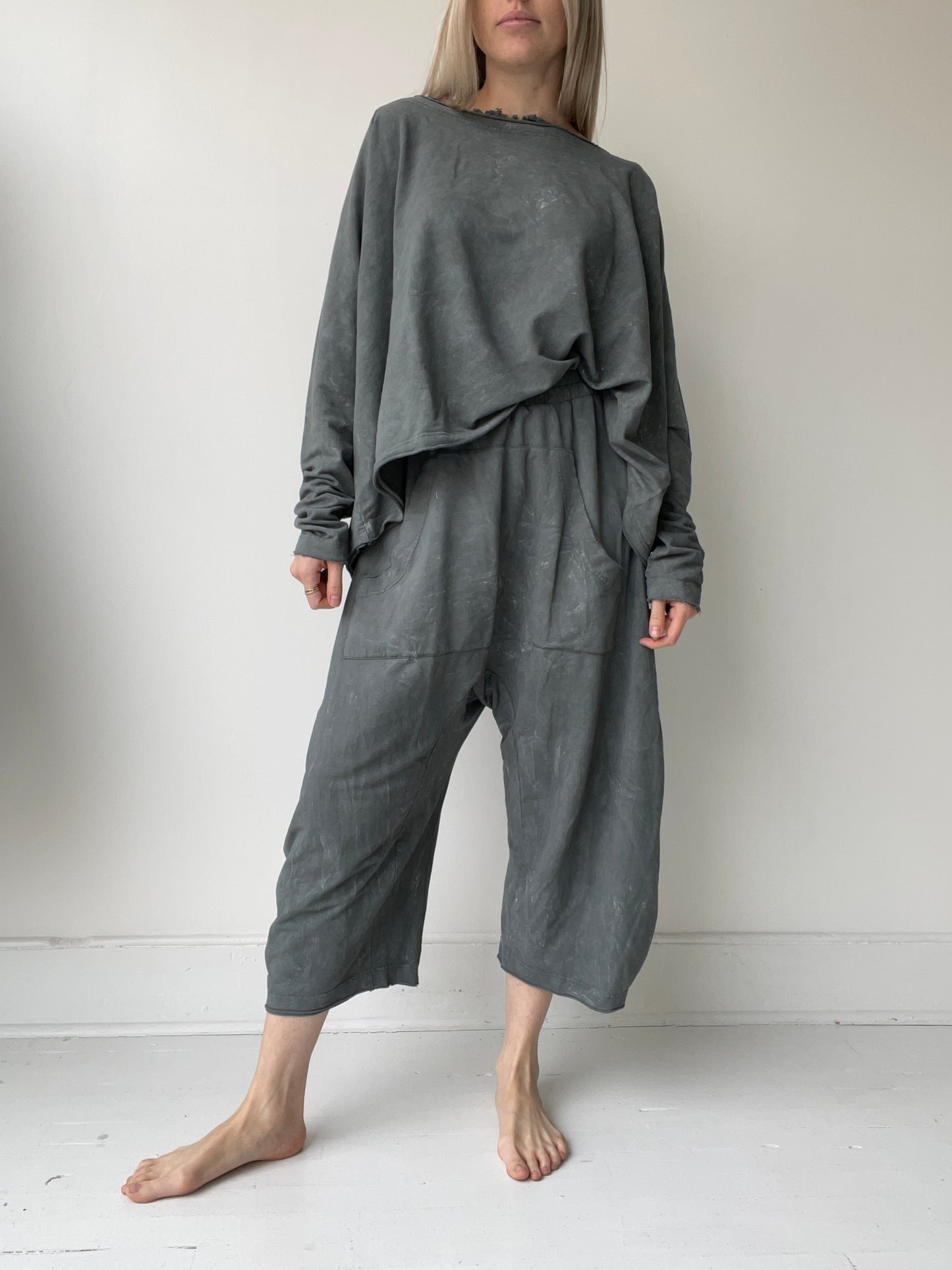 rundholz dip frayed neck tee