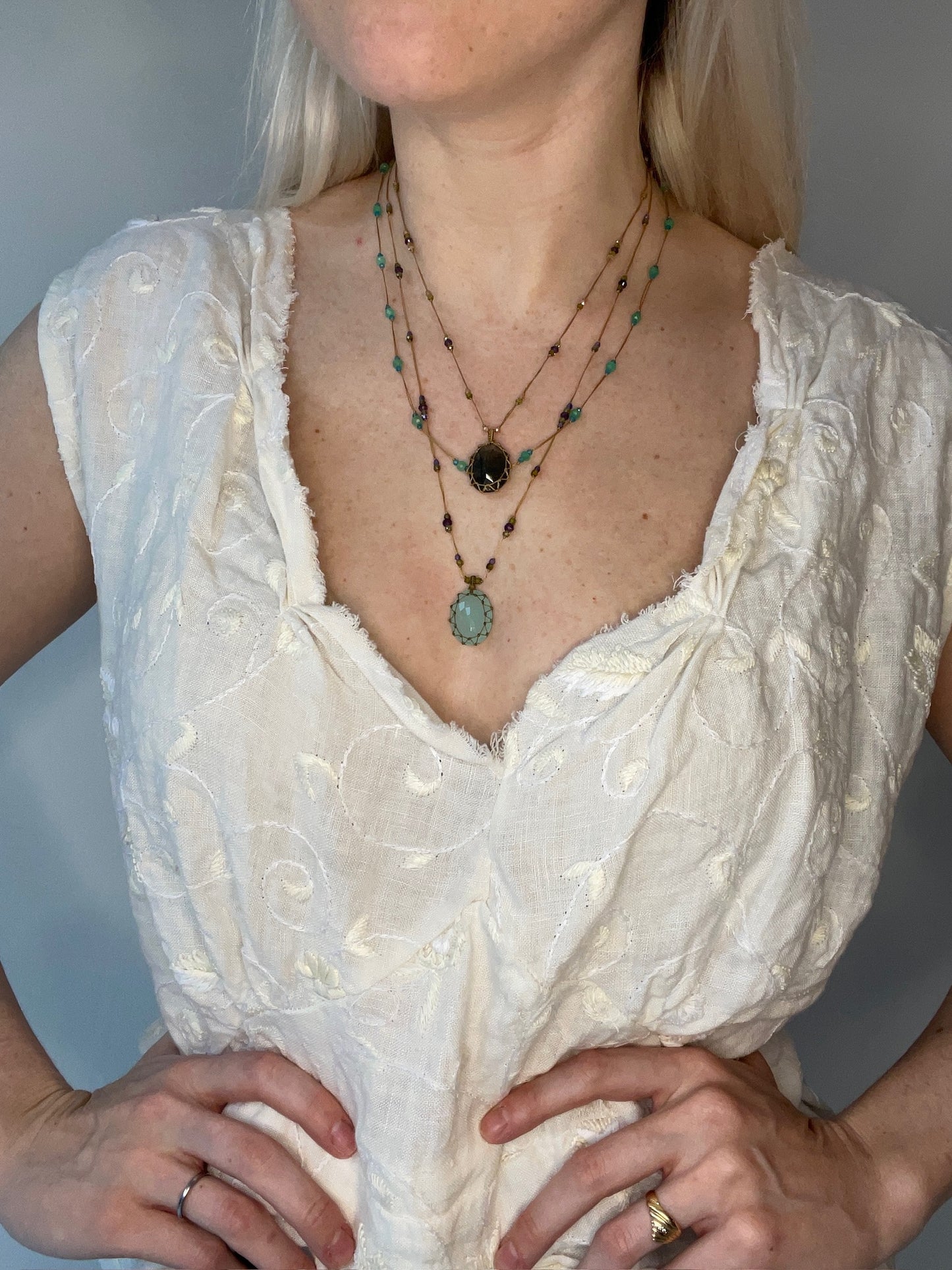 calcedoine short tibetan necklace