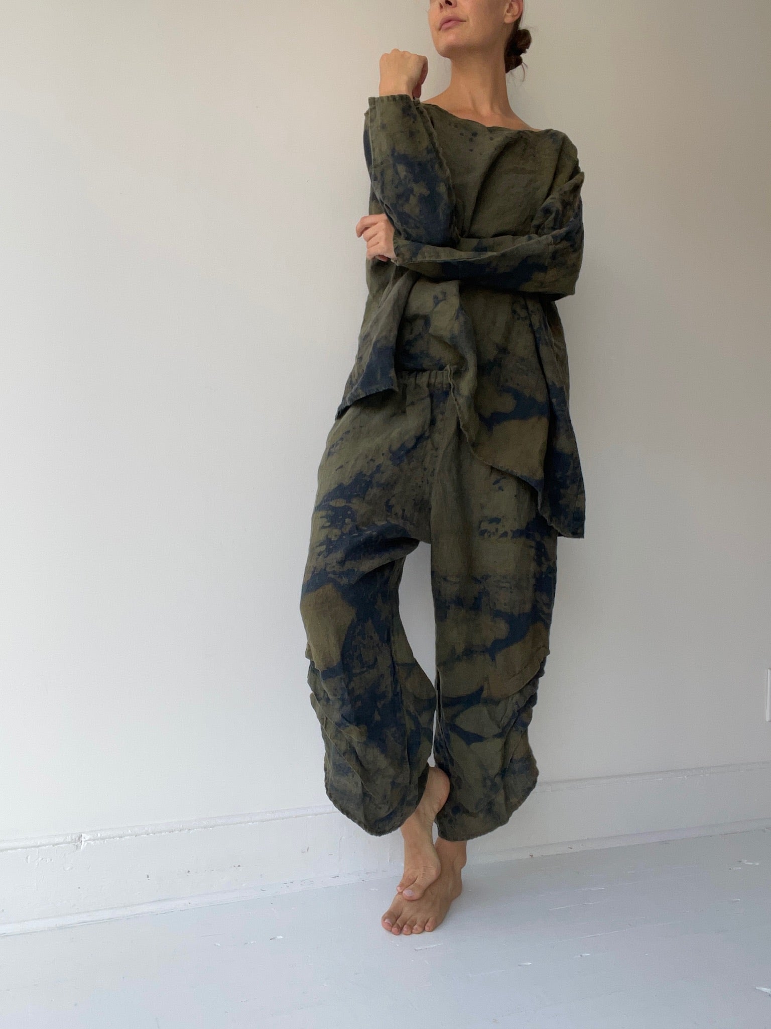 a krista larson basic detail pants ECO with 100% printed linen