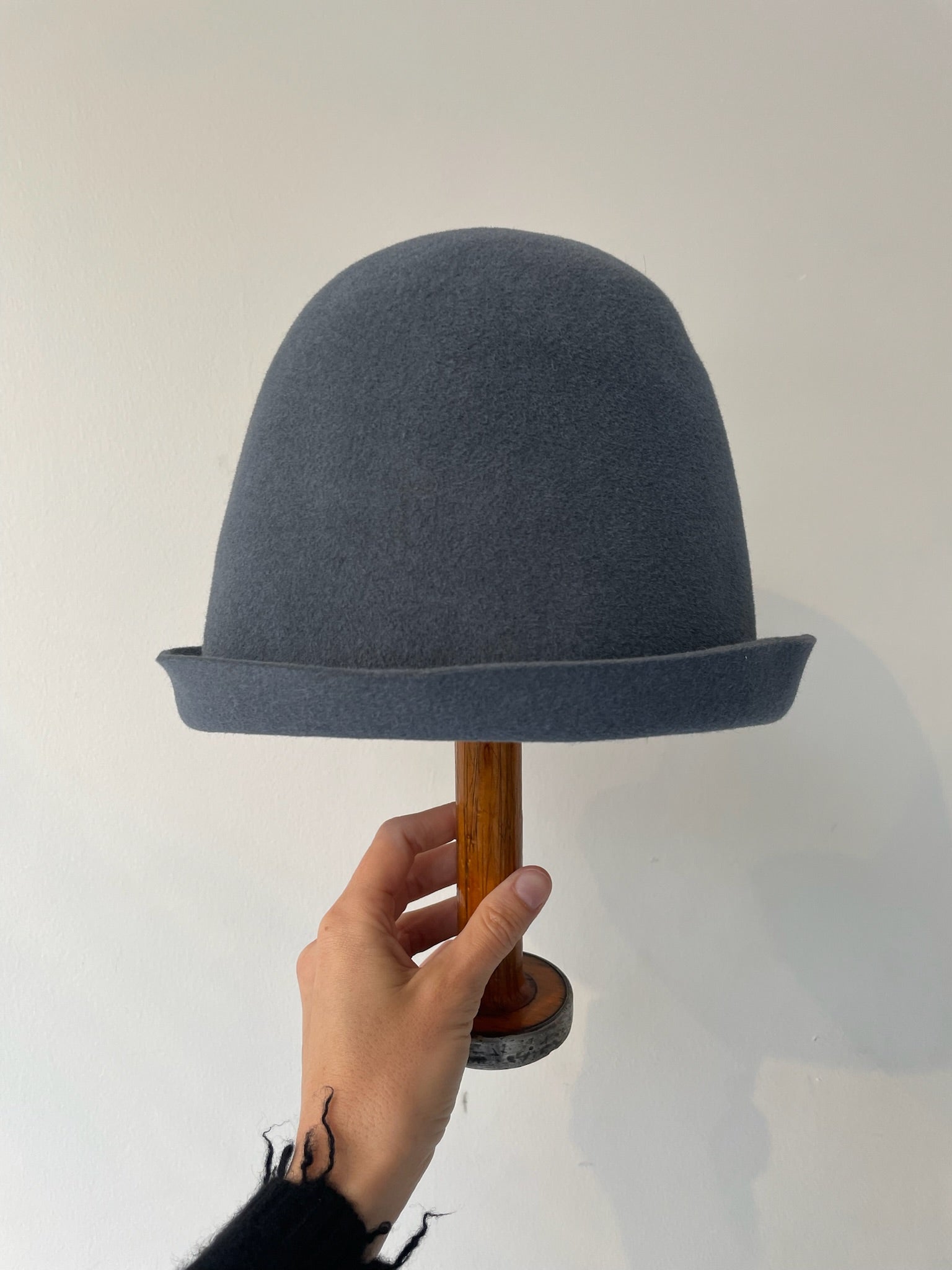 a chisaki yan hat with rabbit fur pelt