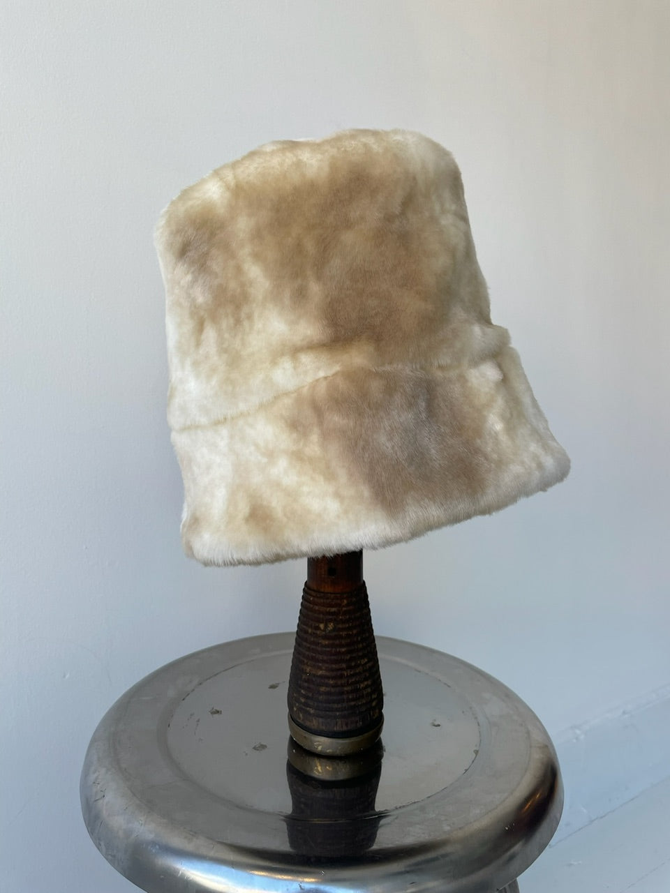 a chisaki ola hat with 100% acrylic