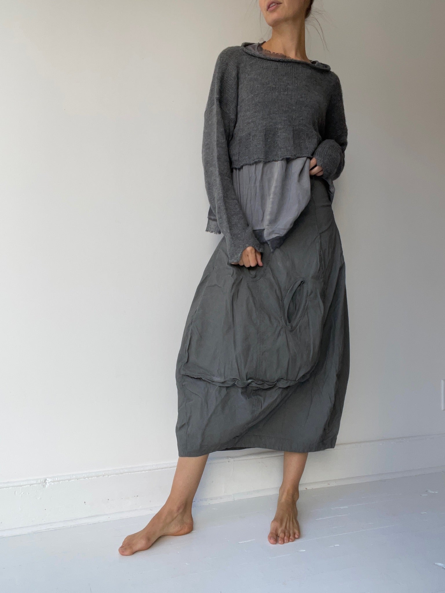 a rundholz black label cropped knit pullover top with 31% linen/25% cotton/27% polyamide/15% polyester/2% wool