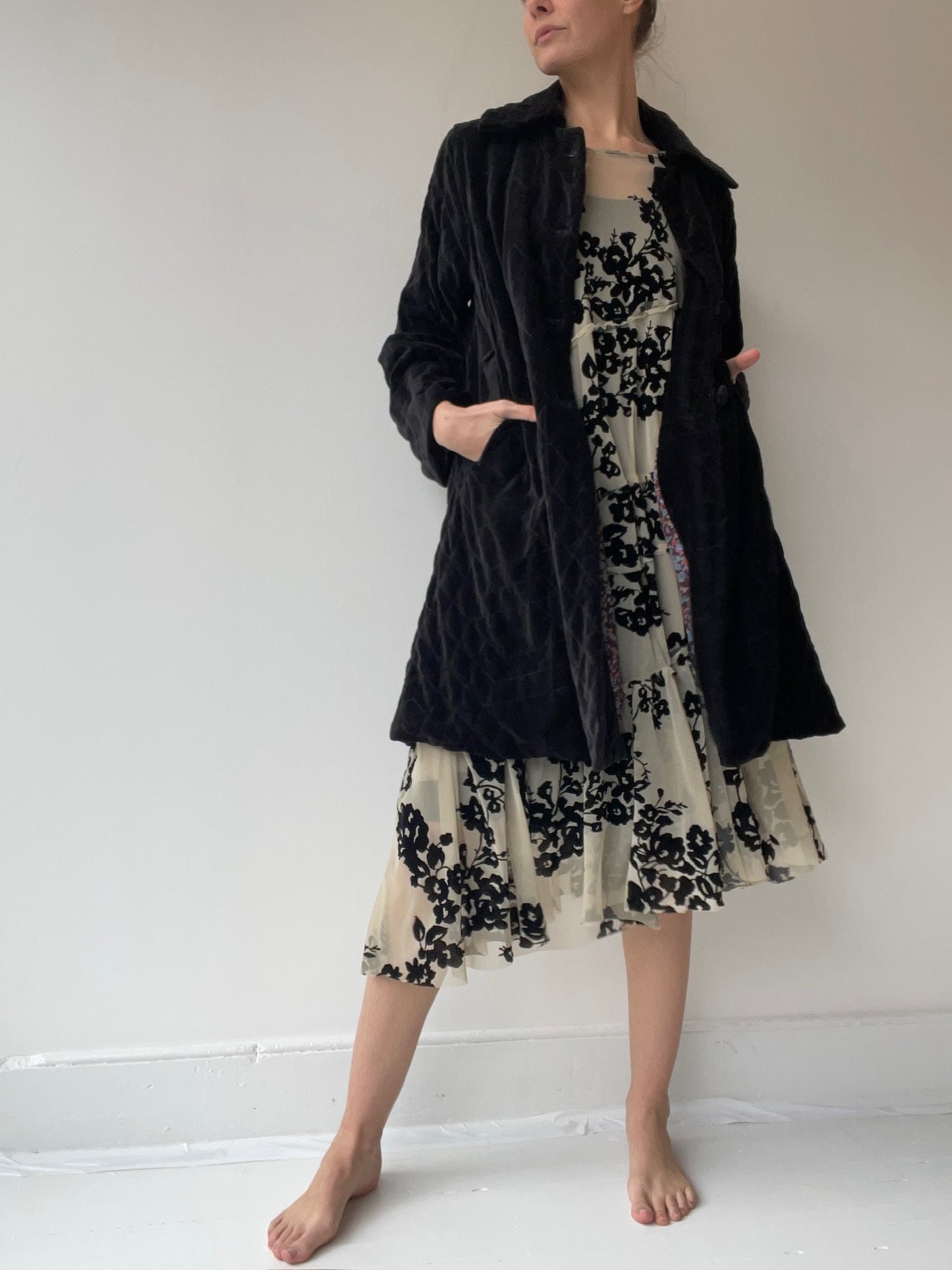 a preloved quilted coat by little journeys size medium black velvet