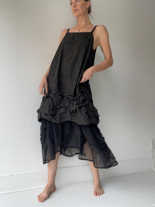 krista larson short wavey slip black floral