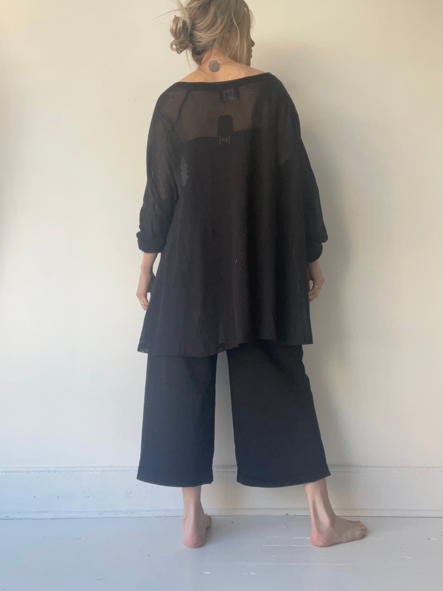 mesh one sweat top