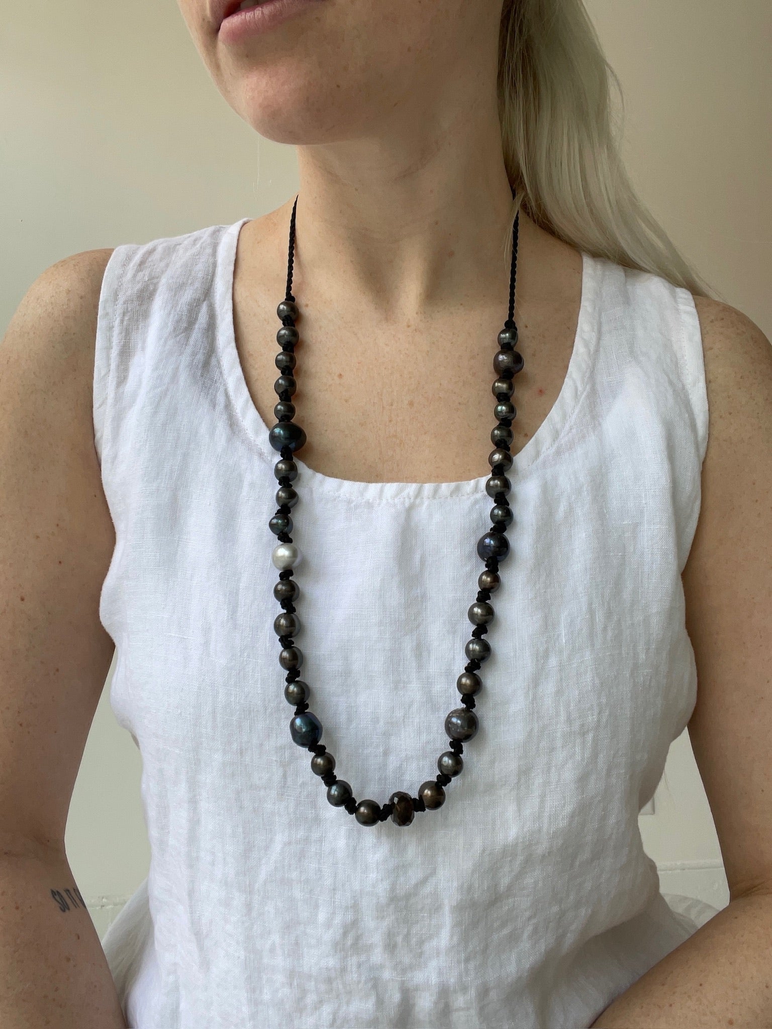 a kundo black hoku necklace by kundo paris freshwater pearls