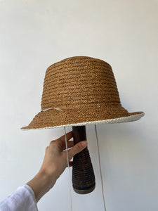 chisaki late hat