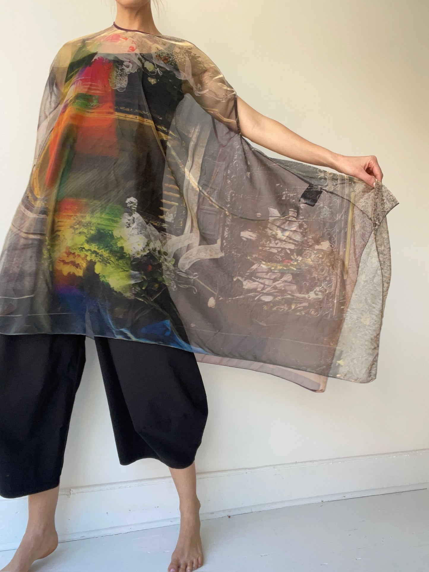 barbara bologna print cape