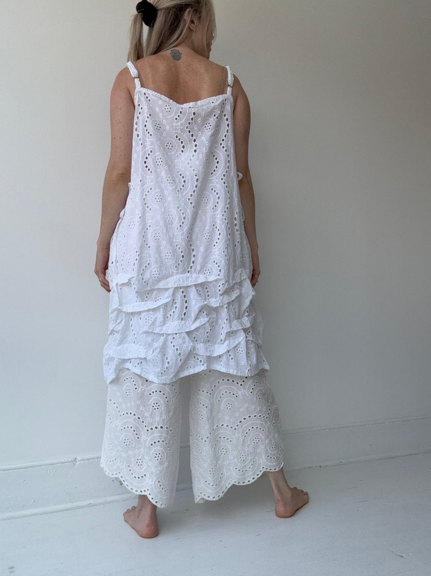 krista larson short wavey slip