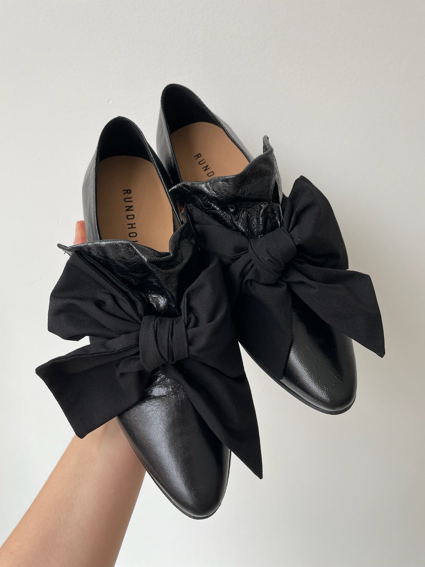 rundholz mainline black leather bow loafer