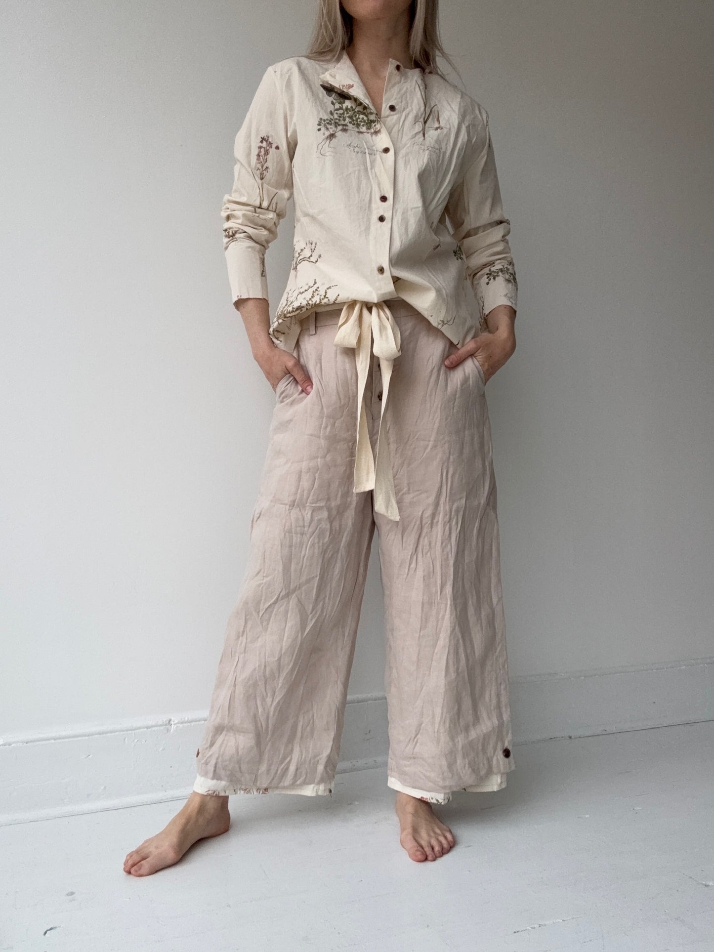 aleksandr manamïs collarless shirt