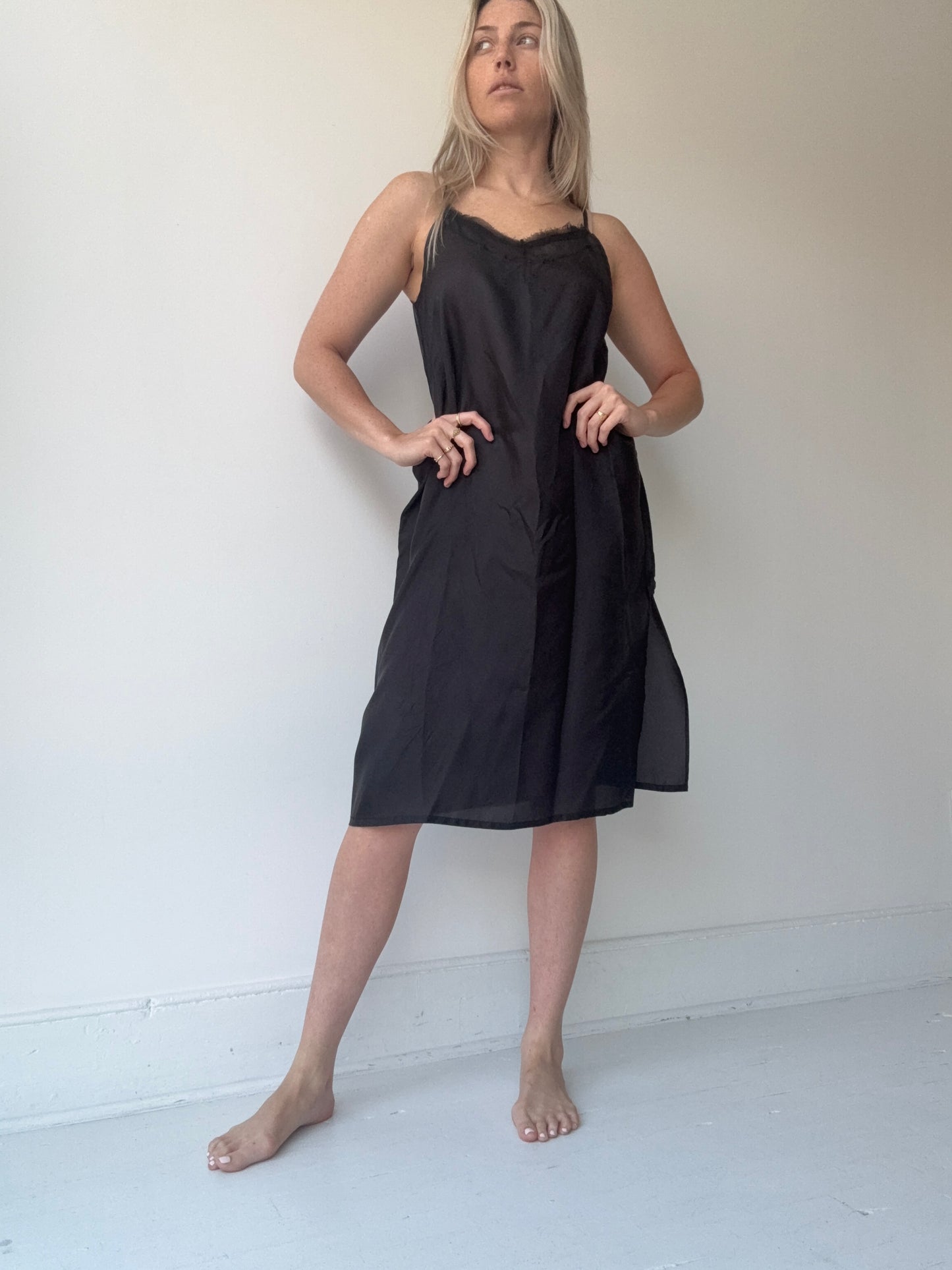 PRELOVED short black slip
