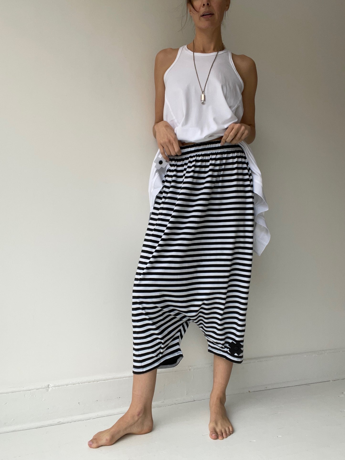 a plü baggy pants with 94% cotton/6% elastane