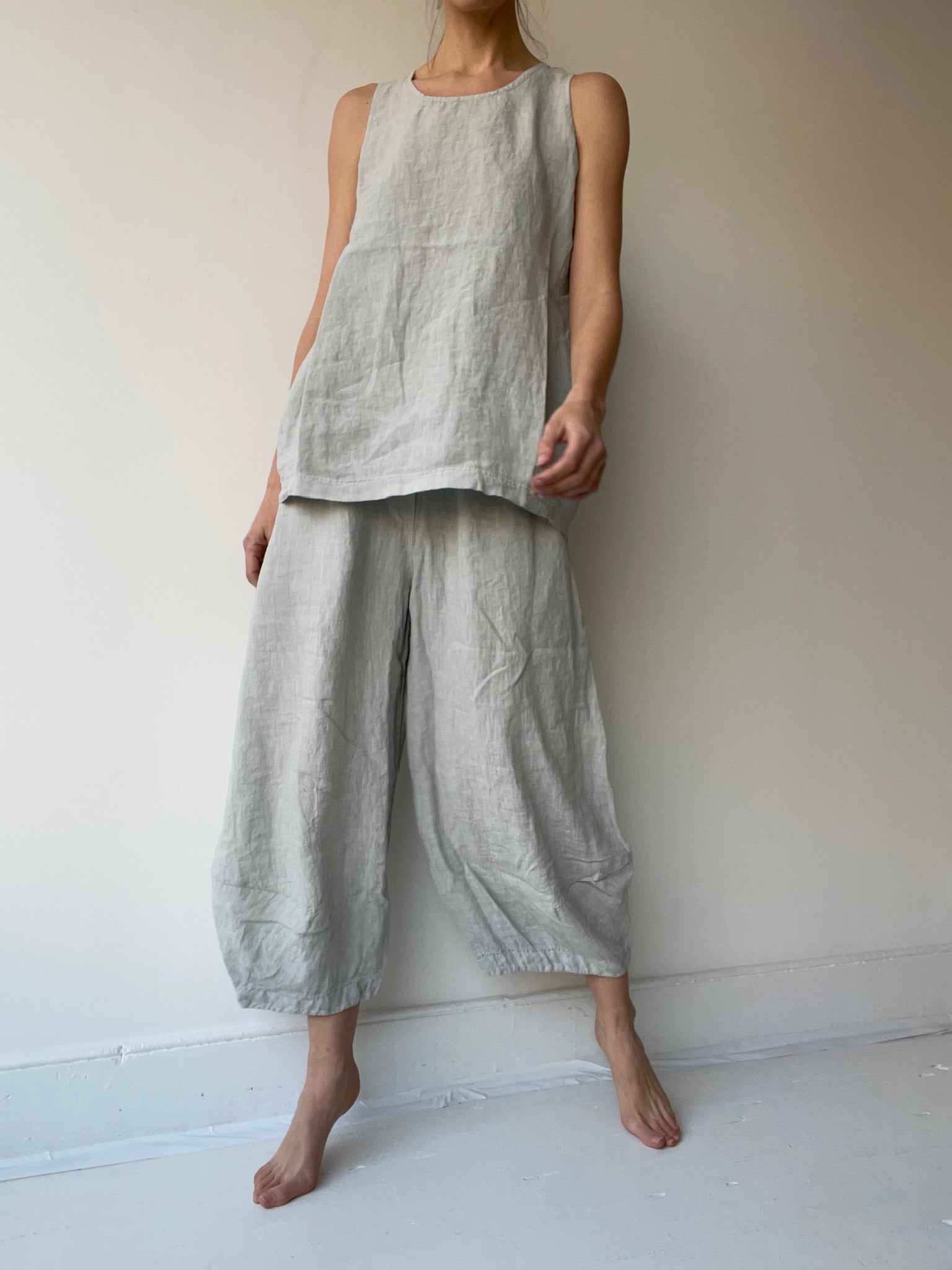 a linen tank top by rundholz black label 100