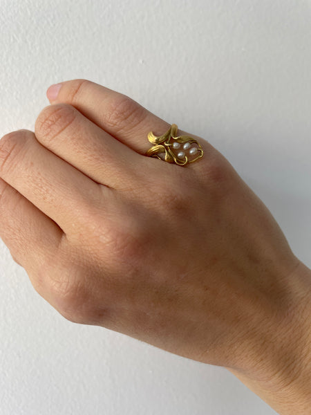 gold pearl ring