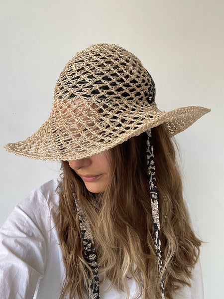 kaju hat