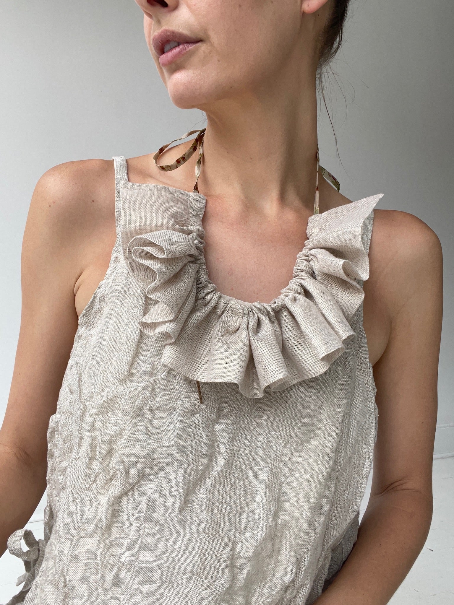 a circa 26 natural acrobat collar necklace