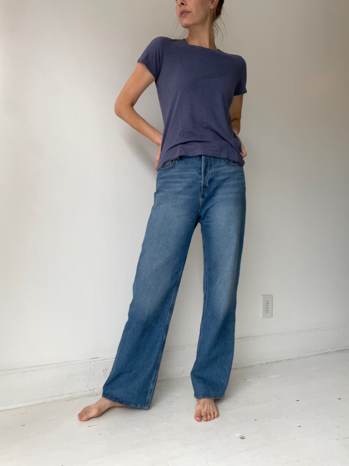 it is well blue short sleeve crewneck tee