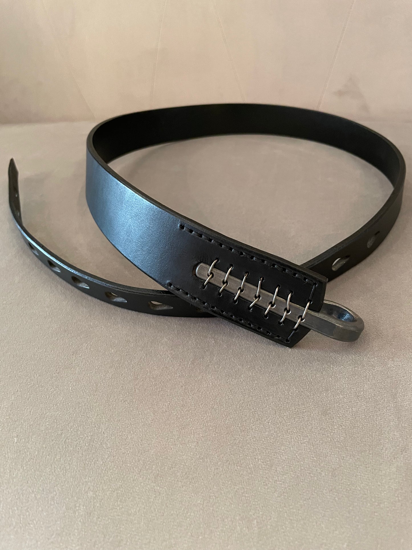 a johnny farah black multihole hook belt by johnny farah leather