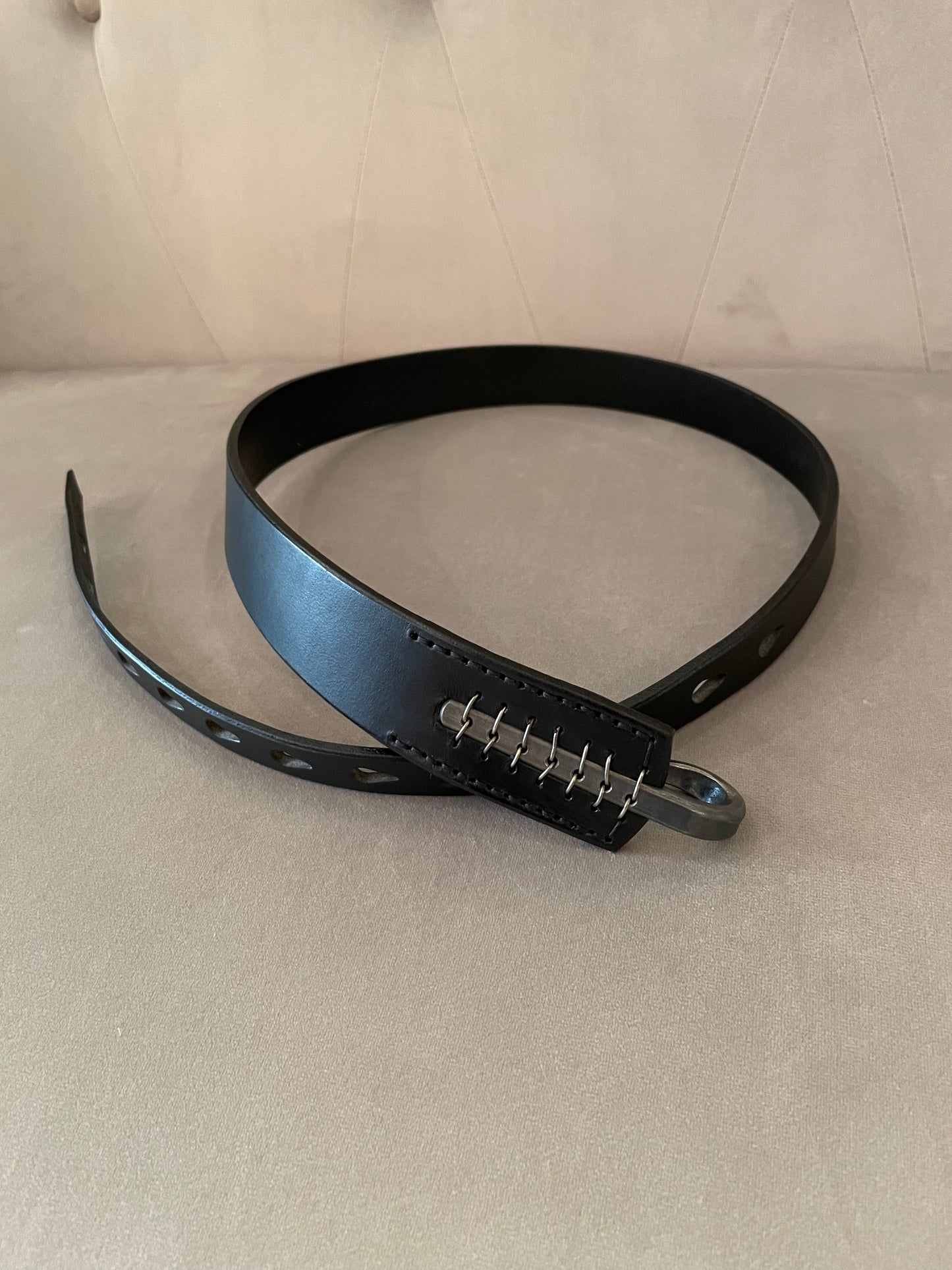 johnny farah black multihole hook belt