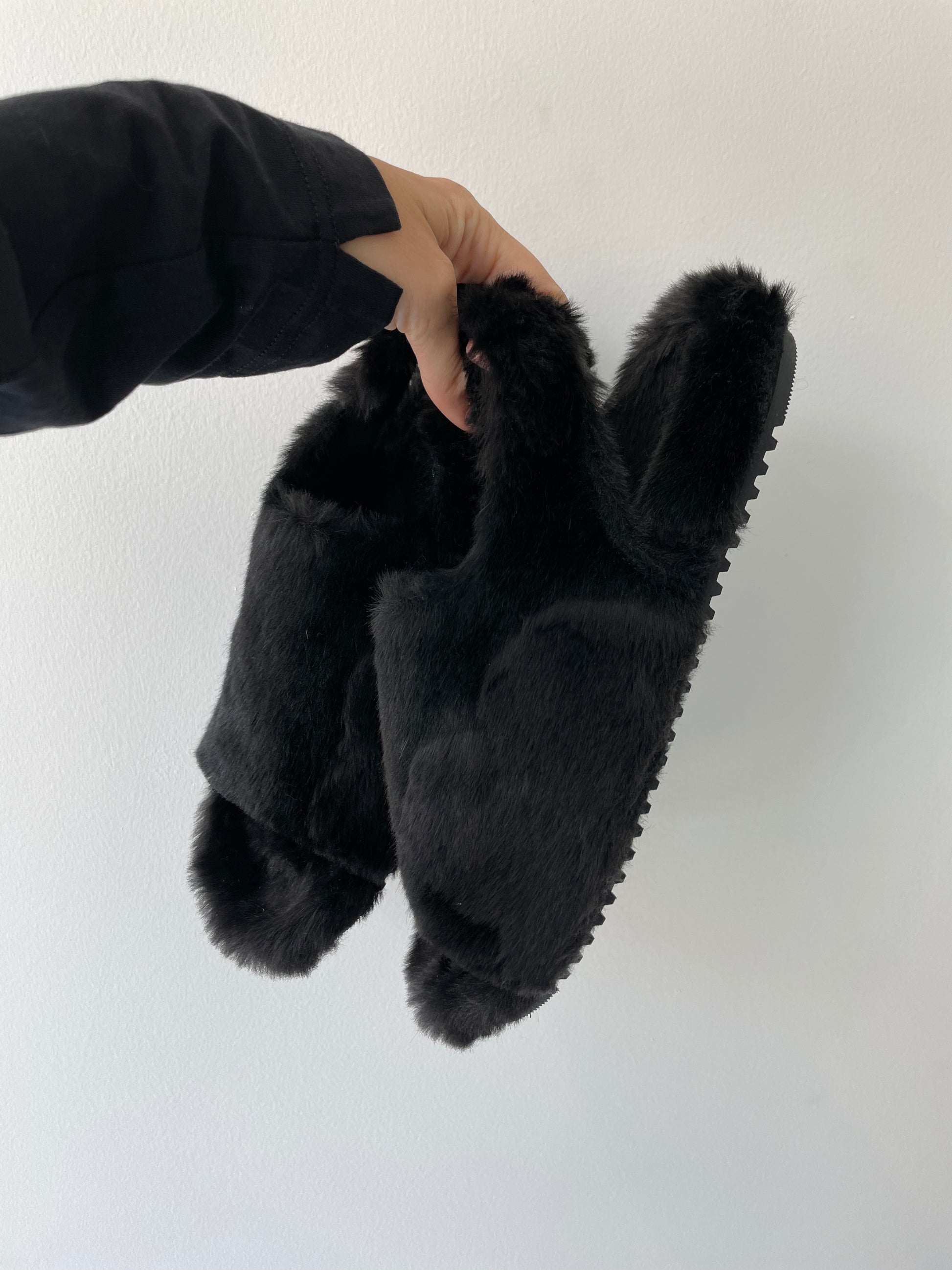 a rundholz black label faux fur sandal