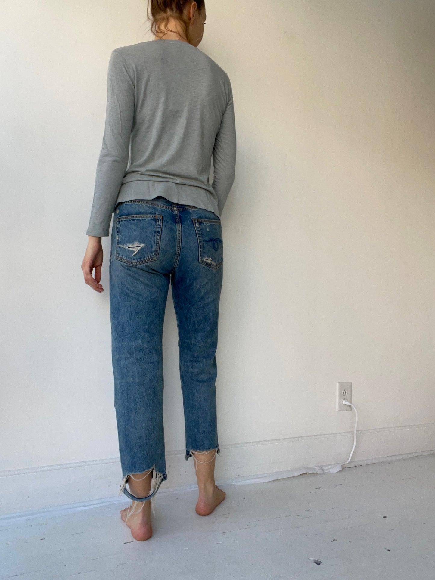 it is well misty long sleeve v-neck tee