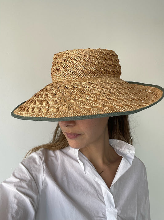 chisaki lein hat